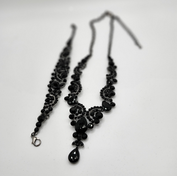 Black Rhinestone studded necklace and matching bracelet.   Statement set! - Picture 8 of 8